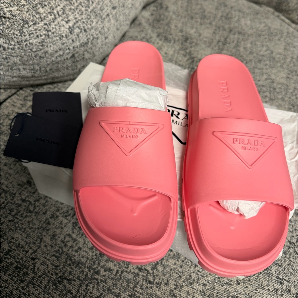Prada Logo Pink Slides - Picture 3 of 6